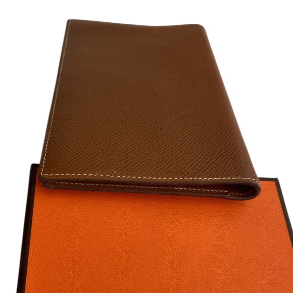 Authentic Hermès Bifold Long Wallet + Agenda Holder w/ COA in Gold (Camel Brown) - Picture 8 of 15
